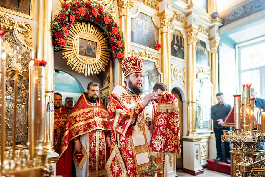 Божественная литургия в Успенском храме села Жилино г.о. Люберцы